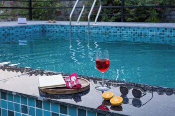 elivaas 3 bhk amber villa with pvt pool