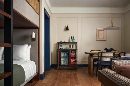 cincinnatis fidelity hotel