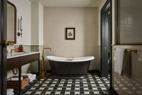 cincinnatis fidelity hotel