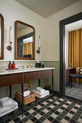 cincinnatis fidelity hotel