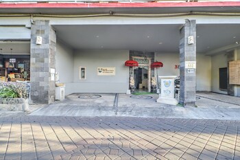 townhouse oak sus cottage near legian beach