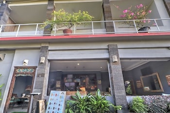 townhouse oak sus cottage near legian beach