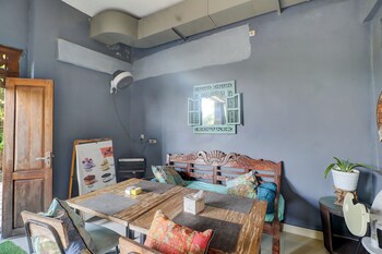 townhouse oak sus cottage near legian beach