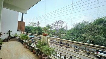 moksh hotel