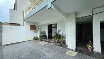 moksh hotel