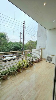 moksh hotel