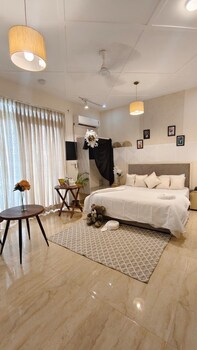 moksh hotel