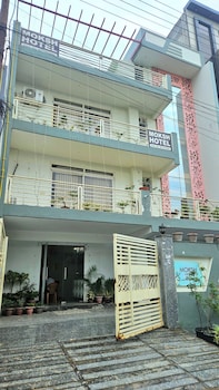 moksh hotel