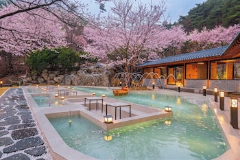 yeonhwamoon hotel yangyang