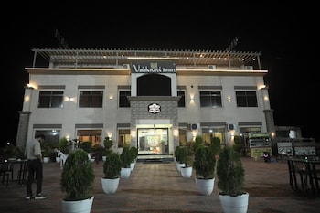 vaishnavi resort