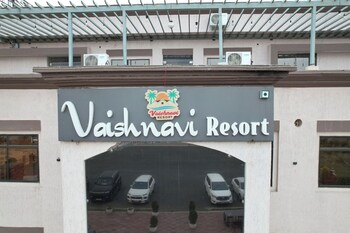 vaishnavi resort