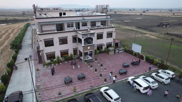 vaishnavi resort