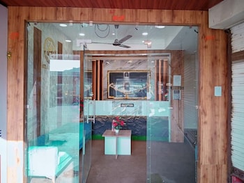 Hotel Aadhyav Palace,,2 star