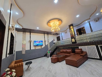 Hotel Plc Grand,,2 star