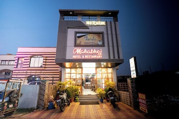 Mahabhoj Hotel & Restaurant,,3 star