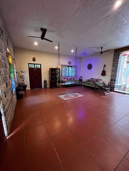 Aura,,2 star