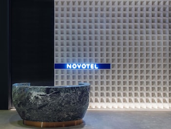 novotel dalian zhongshan square