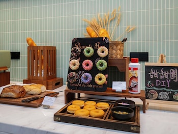 novotel dalian zhongshan square