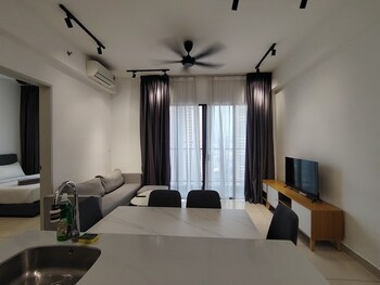 the luxe suites at trion kl