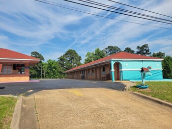 relax inn daingerfield near mount pleasant tx