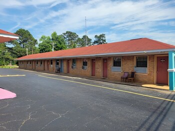 relax inn daingerfield near mount pleasant tx