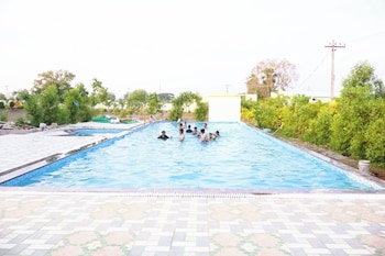 Mmg Resorts,,3 star