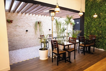 Prana,,3 star