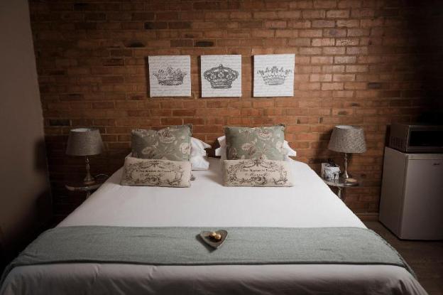 klip en kristal guest house adults only