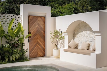 Villa Enola Uluwatu,,4 star