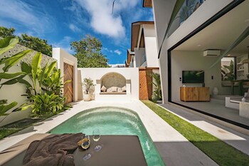 villa enola uluwatu