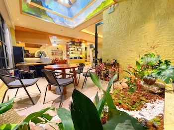 han exotic inn