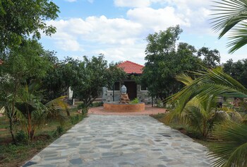 Go Organic Cottage,,2 star