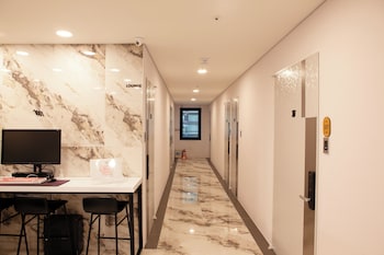 k grand hostel sinchon