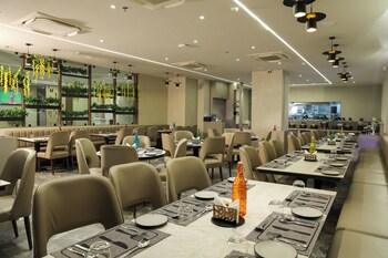 kings kraft shubh hotel