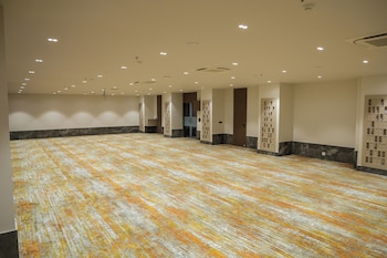 kings kraft shubh hotel