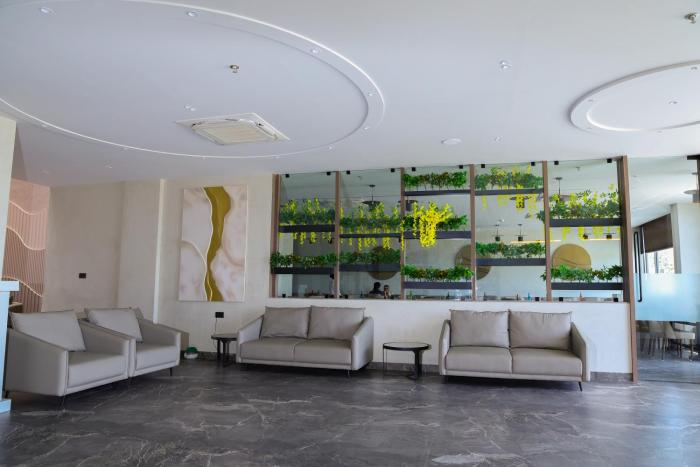 kings kraft shubh hotel
