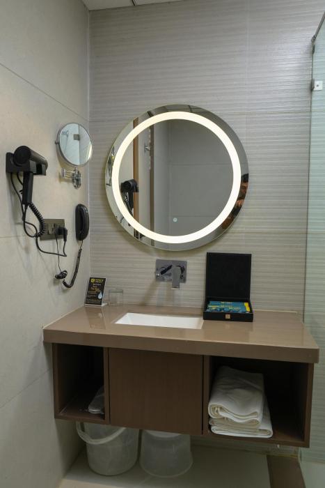 kings kraft shubh hotel