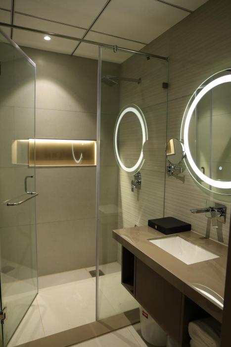 kings kraft shubh hotel