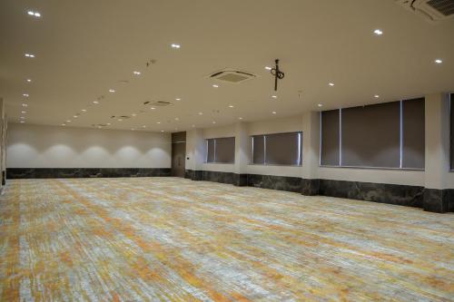kings kraft shubh hotel