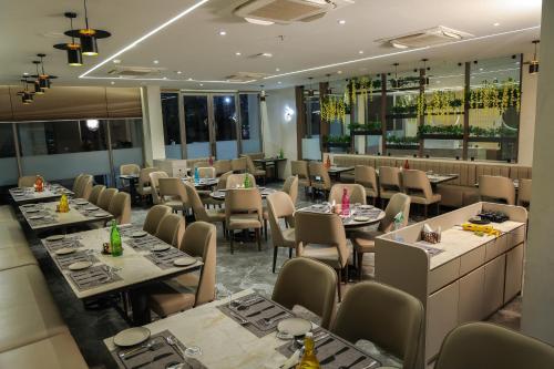kings kraft shubh hotel