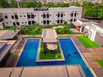 Ri-Seingon Luxury Hotel,,3 star