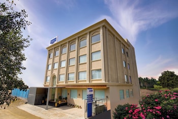 keys select by lemon tree hotel amritsar
