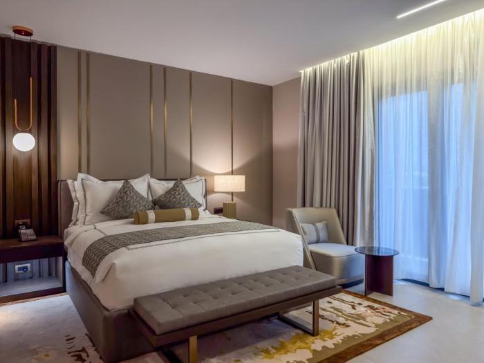 the lusso hotel