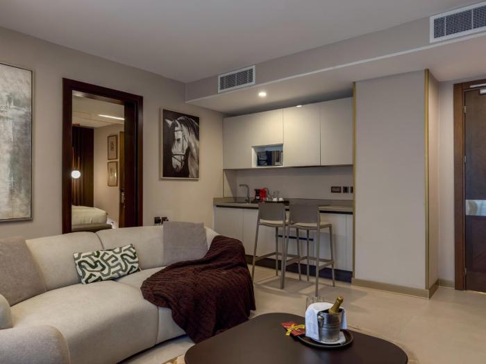 the lusso hotel