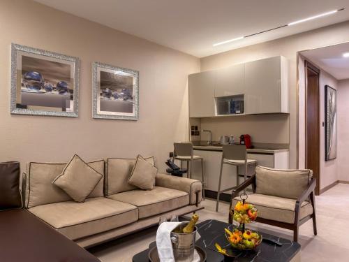 the lusso hotel
