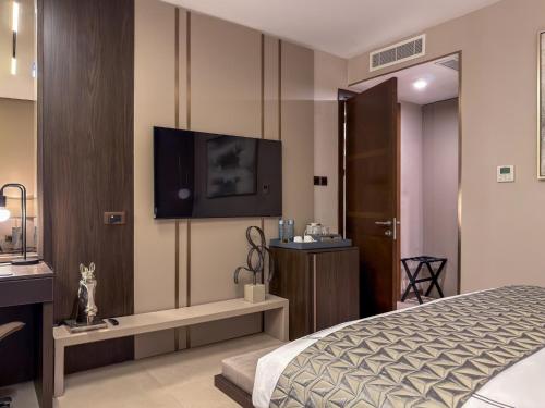 the lusso hotel