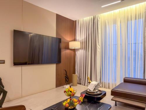 the lusso hotel