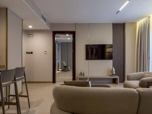 the lusso hotel