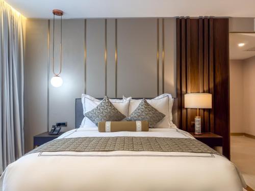 the lusso hotel