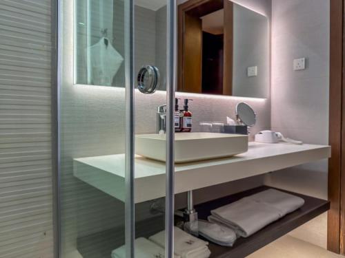 the lusso hotel